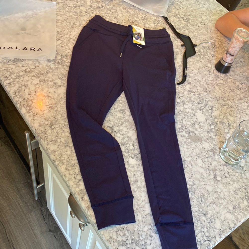 Brand new HALARA athletic pants!
